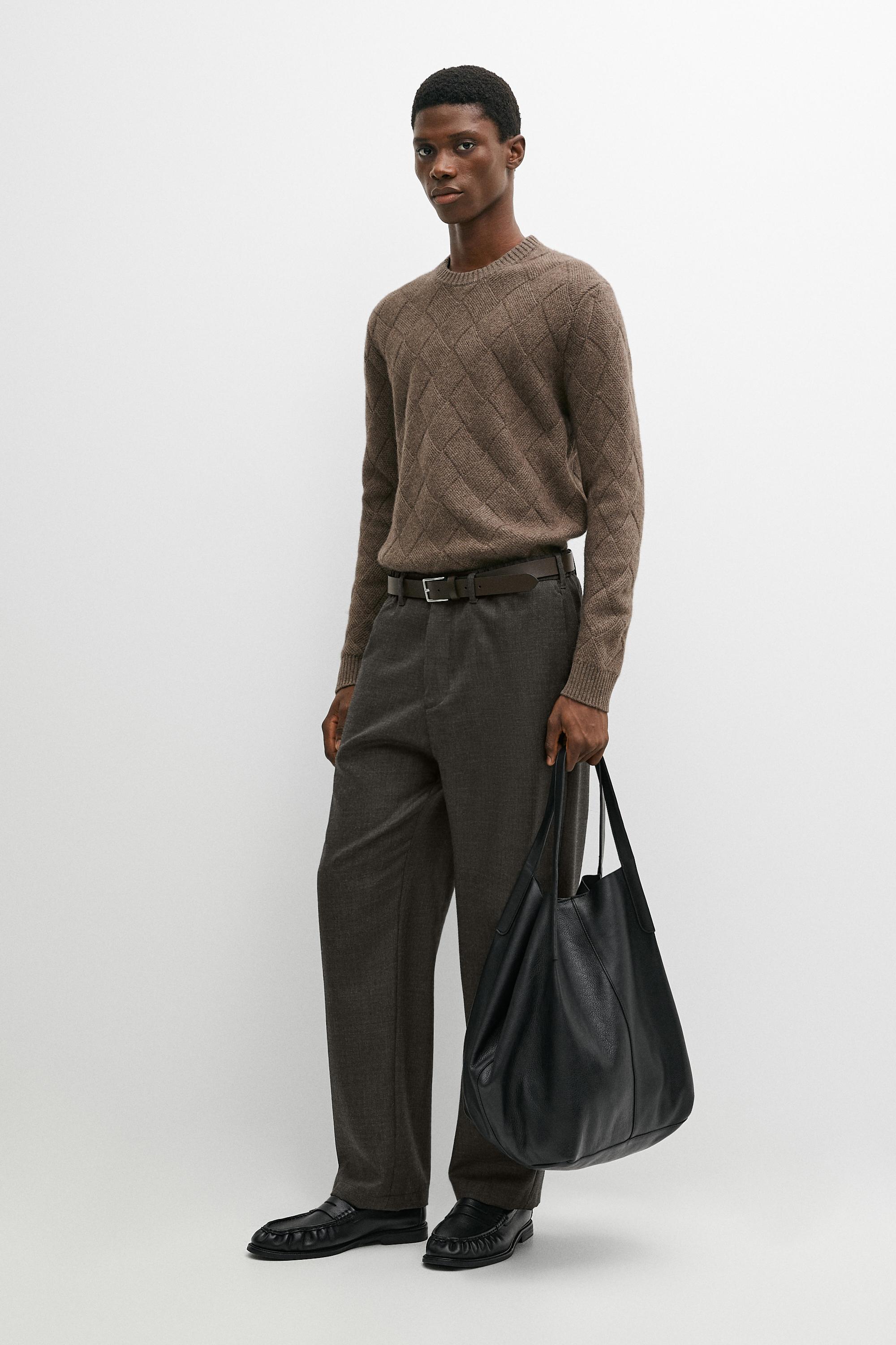 Relaxed fit 100% wool pants with elastic waistband